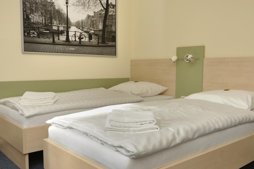 Best Deal Airporthotel วีเซอ ภายนอก รูปภาพ