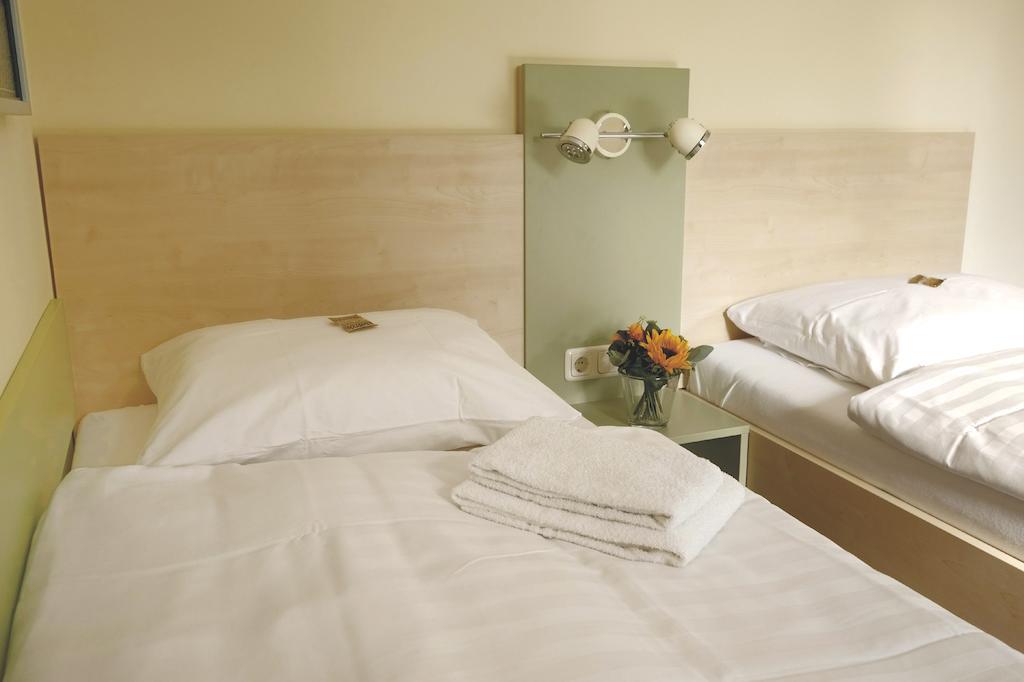 Best Deal Airporthotel วีเซอ ภายนอก รูปภาพ